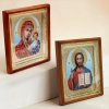 Венчальная пара в деревяном киоте 19х22 см. литография 