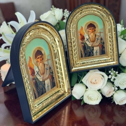 Икона Святой Спиридон Тримифунтский  в пласт.рамке 12х9 см.