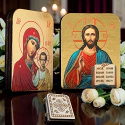 Богородица и Спаситель складень из дерева, литография 4х5 см.