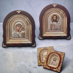 Вінчальна пара в дерев