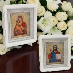 Владмирская Богородица и Спаситель пара икон в киоте из дерева 24х27 см.