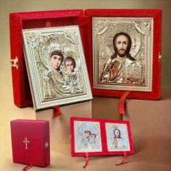 Складеннь оксамитовий ікони виймаються з ризою золото 36х21х6 см.