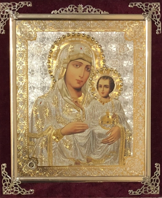 Икона в ассортименте с частицей ладана, бархат с украшениями.