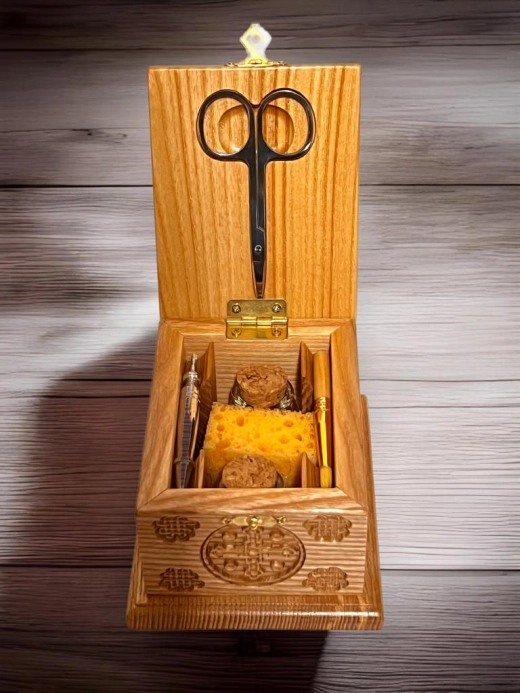Хрестильна скринька дерево ясінь (11,5х6,5 см).
