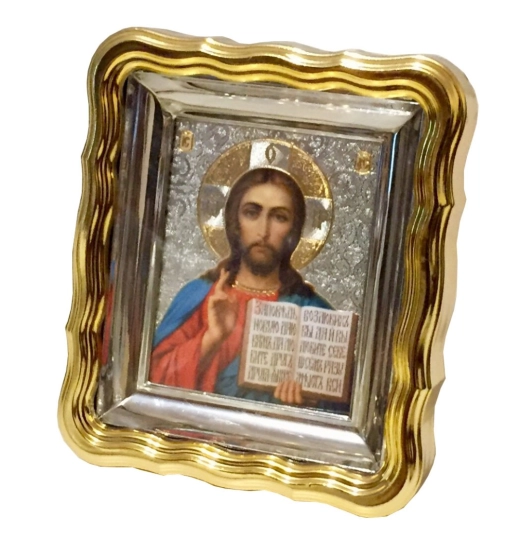 Икона в киоте пласт золоч. 6х7 см.