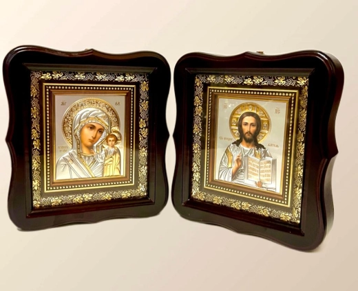 Вінчальна пара в деревянному кіоті 19х21 см.(3Dтиснення)