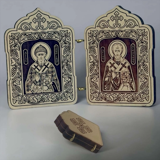 Складень Св. Спиридон Тримифунтский и Св. Николай  дерево 4.5х6 см.