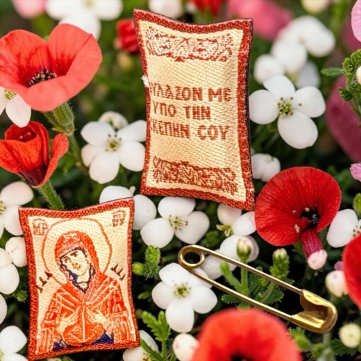 Ладанка з Іконою Богородиці Семестрільна виготовлена і освячена на Св. Горі Афон.