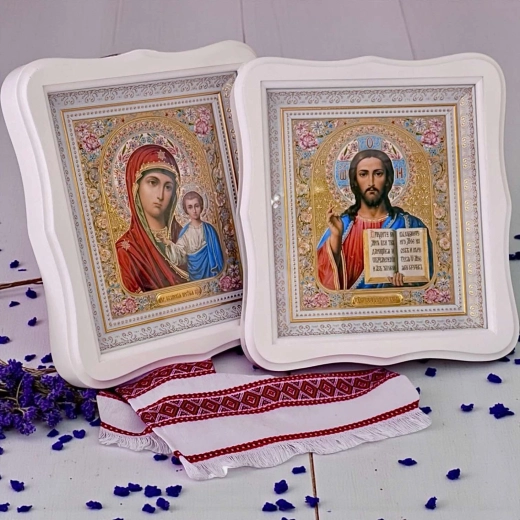 Вінчальна пара в дерев
